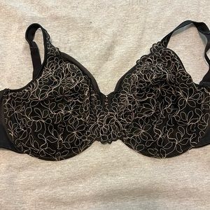 Playtex underwire bra. Floral embroidery print. Never worn
